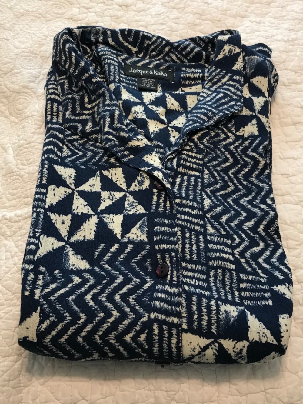 Jacque & Koko blue & white batik-look short sleeve button down blouse (18-20)